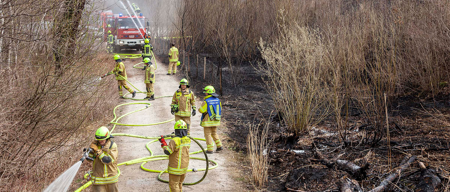 3.000 Quadratmeter Wiese in Flammen