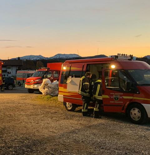 Gasaustritt: Feuerwehren meistern brenzlige Situation!