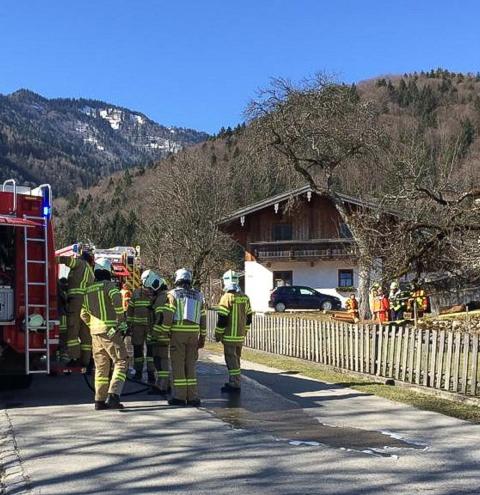 Brand in altem Bauernhaus in Schleching verursacht hohen Sachschaden  